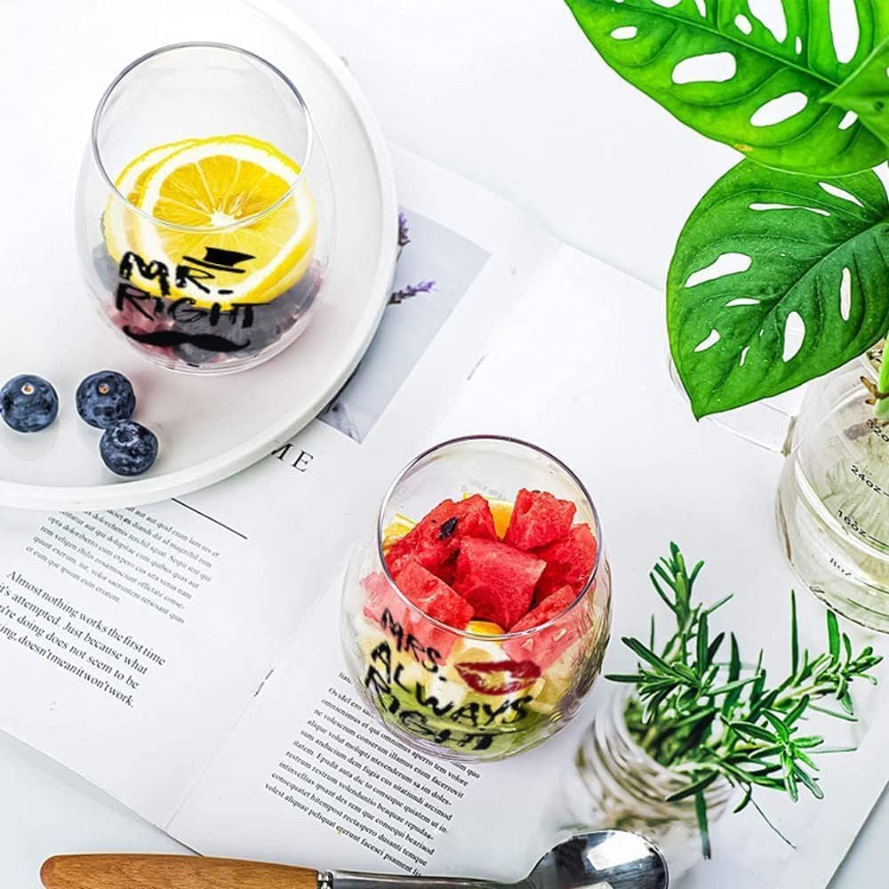 Mr and Mrs Wine Glasses Set, Couple Mug Wedding Gifts, Golden Engagement Anniversary Presents for Bride and Groom, Husband & Wife, Bridal Shower Newlywed, Boy And Girl Friend