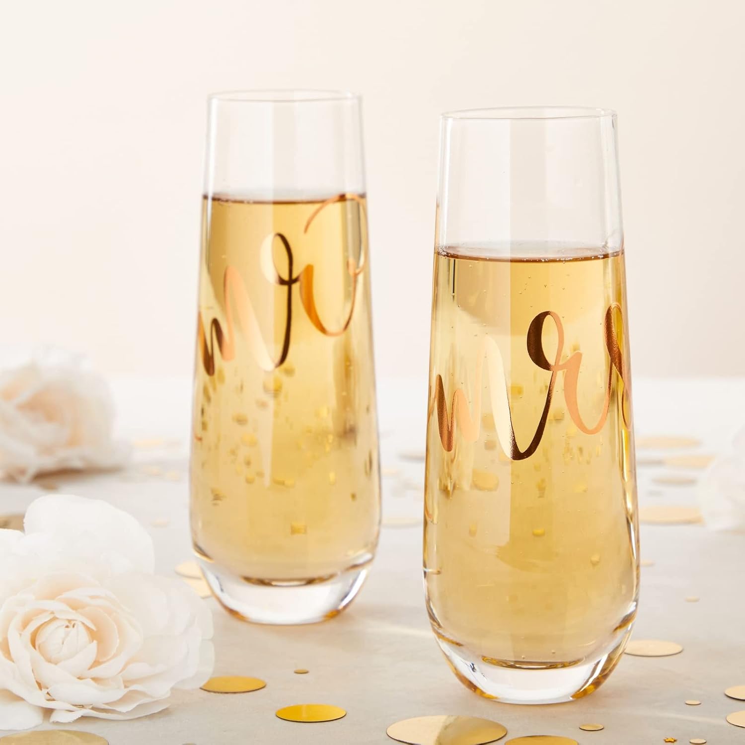 Juvale Mr & Mrs Champagne Flutes Set of 2-10 oz, 6 in, Clear Stemless Glass – Bridal Shower & Wedding Registry Gifts – Engagement Gift & Bride & Groom Glasses