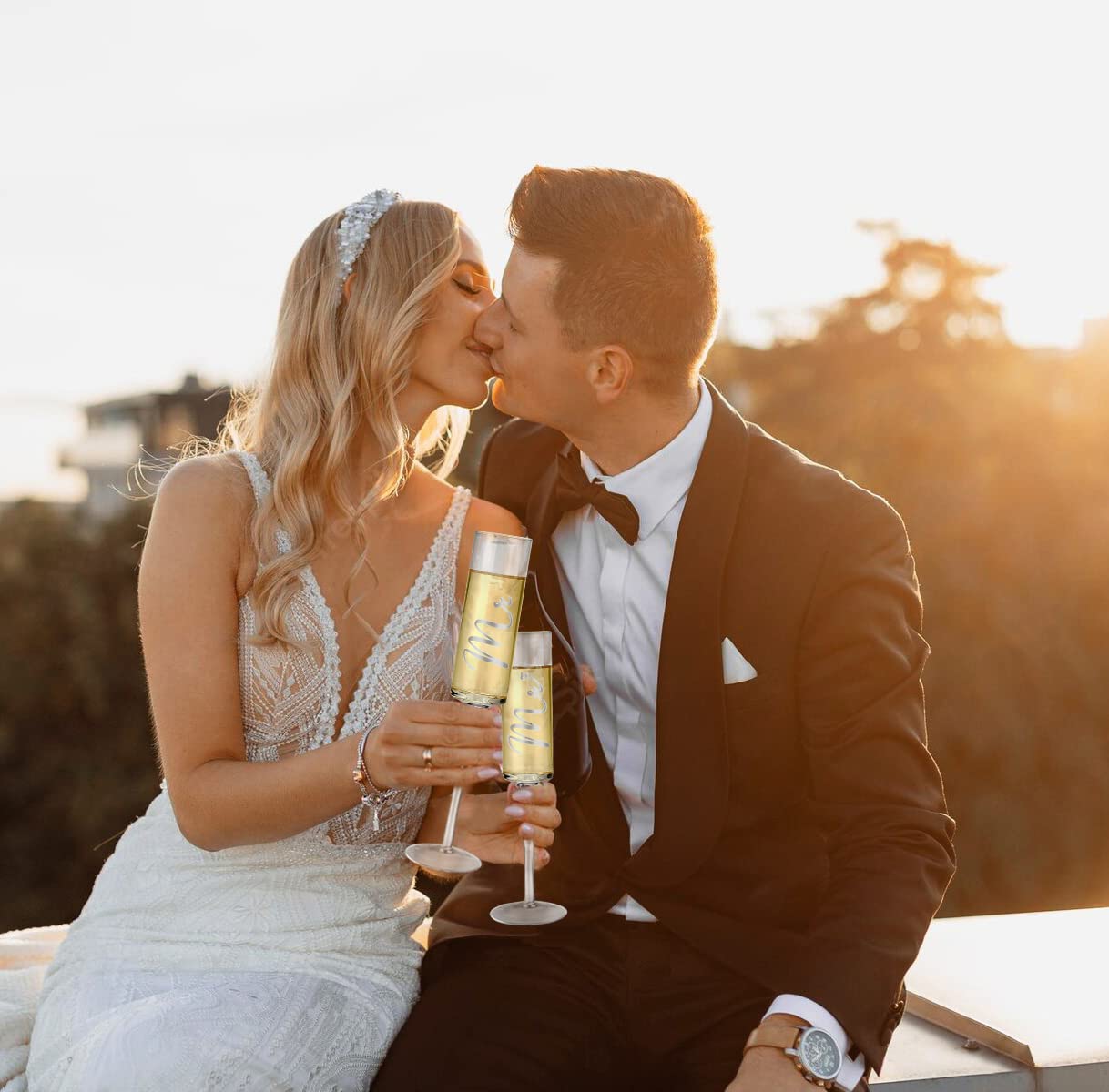 ROXBURGH Wedding Cake Knife and Server Set, Bride and Groom Mr and Mrs Champagne Flutes & Forks with Giftable Box, Cake Cutting Set for Wedding Engagement Bridal Shower Gifts