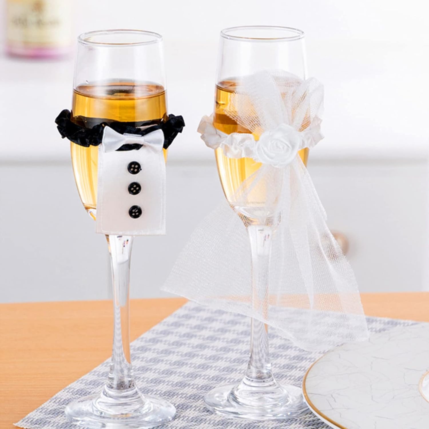 2PCS Marriage Bride Groom Wine Cups Decoration Champagne Wedding Glasses Cups Decoration Engagement Party Ornaments for Women and Man Wedding Champagne Flutes Toast Glass Accessories