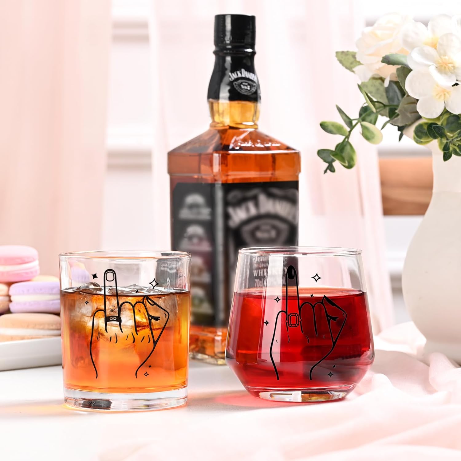 Futtumy Ring Finger Wine Glasses and Whisky Glasses, Wedding Gifts for Couples, Bridal Shower Gifts, Engagement Gift, Bride and Groom Gift, Engagement Present for Couples Mr. Mrs. His Hers