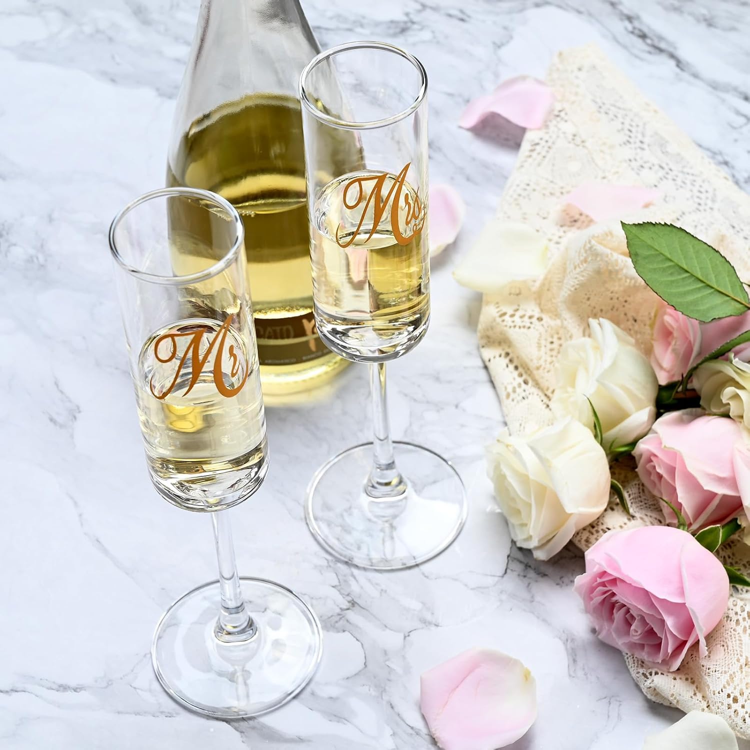 Mr and Mrs Champagne Flutes, Wedding Champagne Flutes Glass 7 oz, Straight Champagne Glasses Set of 2, Bride and Groom Champagne Glasses, Mr and Mrs Gifts, Wedding Gifts