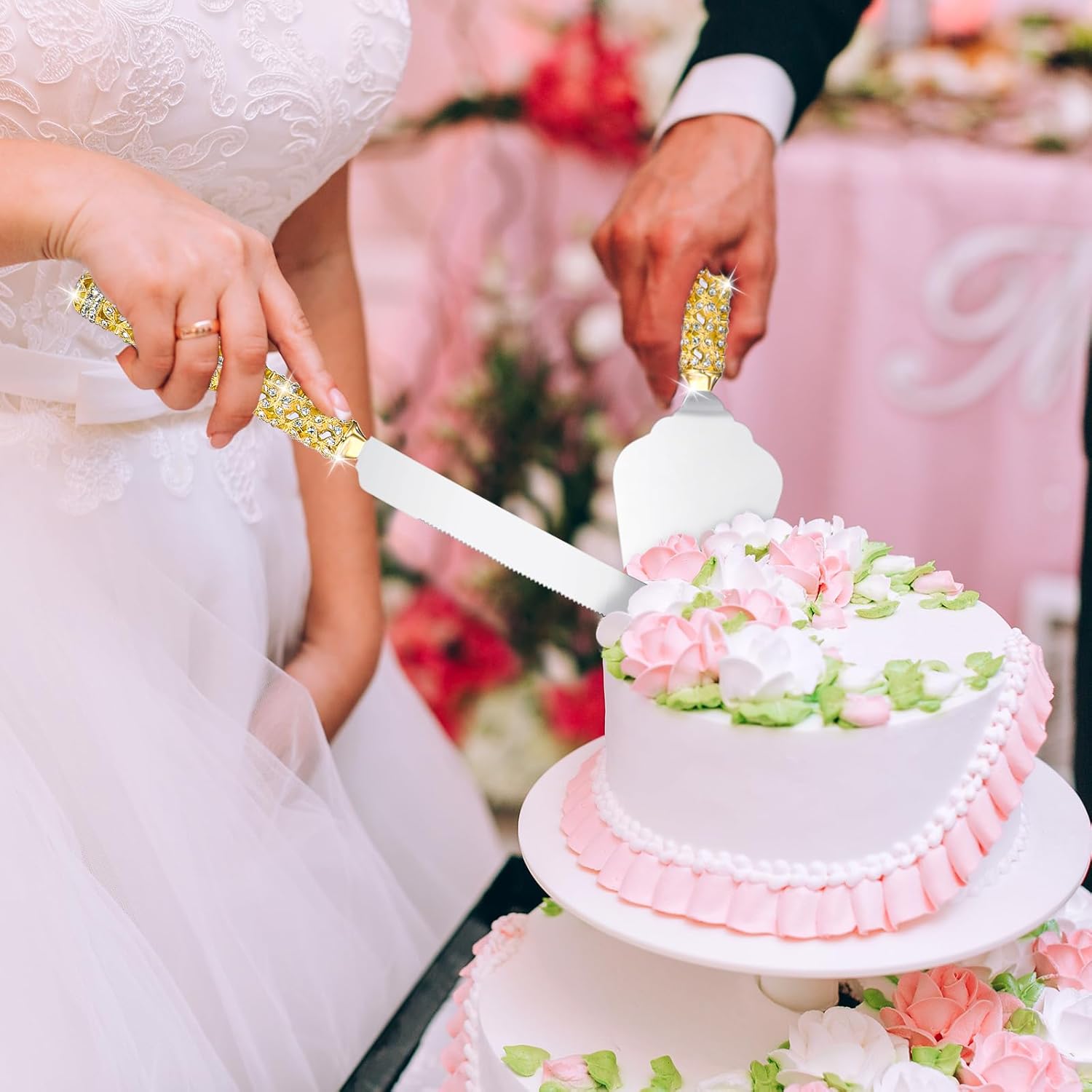 Sratte 4 Pcs Wedding Cake Knife and Champagne Flutes Server Set, Toasting Crystal Rhinestone Champagne Flutes Glasses Cake Knife Pie Server Wedding Gifts for Couple Bride Groom (Gold,Elegant)