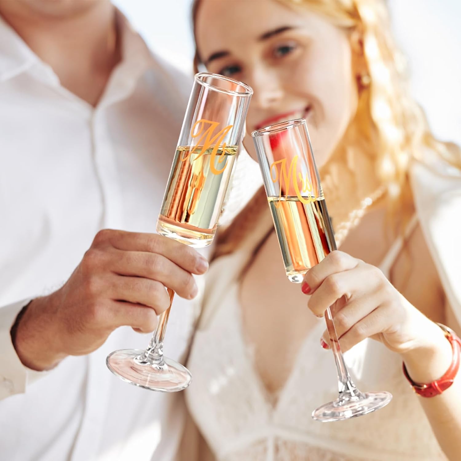 Mr and Mrs Champagne Flutes, Wedding Champagne Flutes Glass 7 oz, Straight Champagne Glasses Set of 2, Bride and Groom Champagne Glasses, Mr and Mrs Gifts, Wedding Gifts