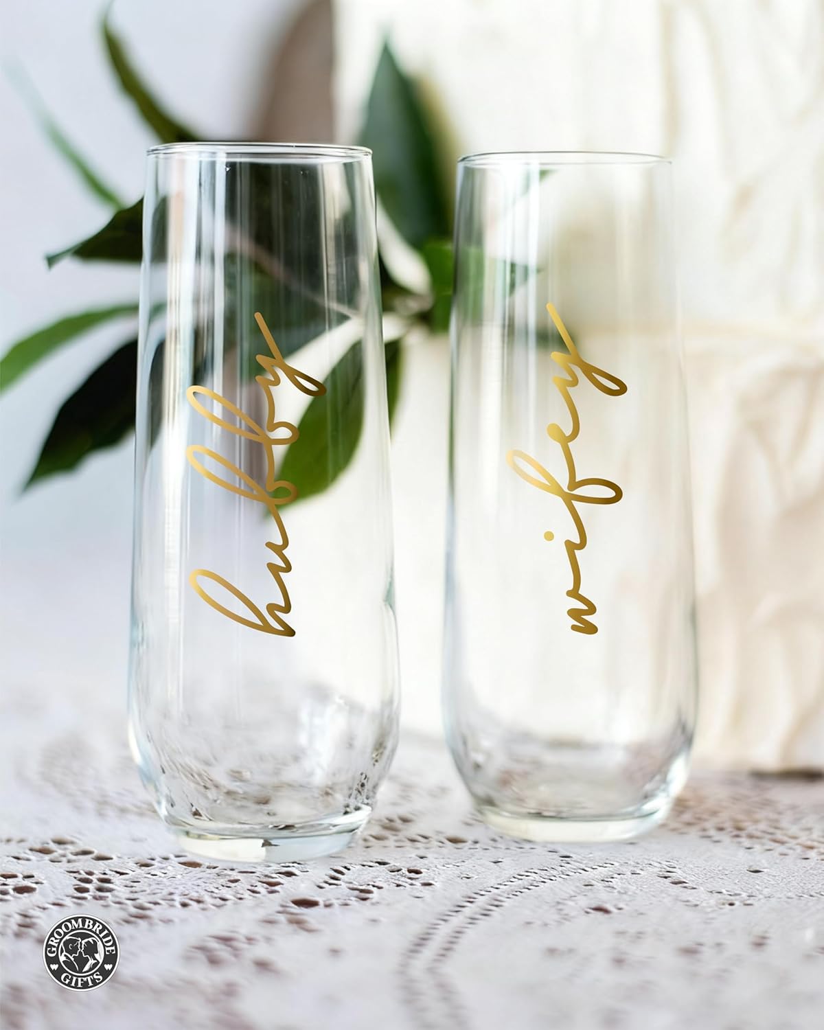 Hubby and Wifey Champagne Flutes, Wedding Flutes for Bride and Groom, Crystal Stemless Wine Glasses for Wedding, Newlyweds & Engagement