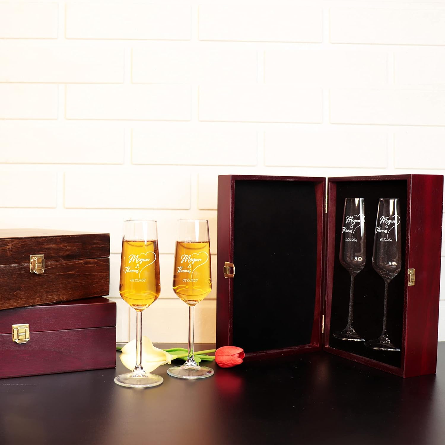 Personalized Wedding Champagne Flutes Set Custom Mr and Mrs Toasting Glasses with Wooden Gift Box Engraved Bride and Groom Glassware for Engagement, Wedding
