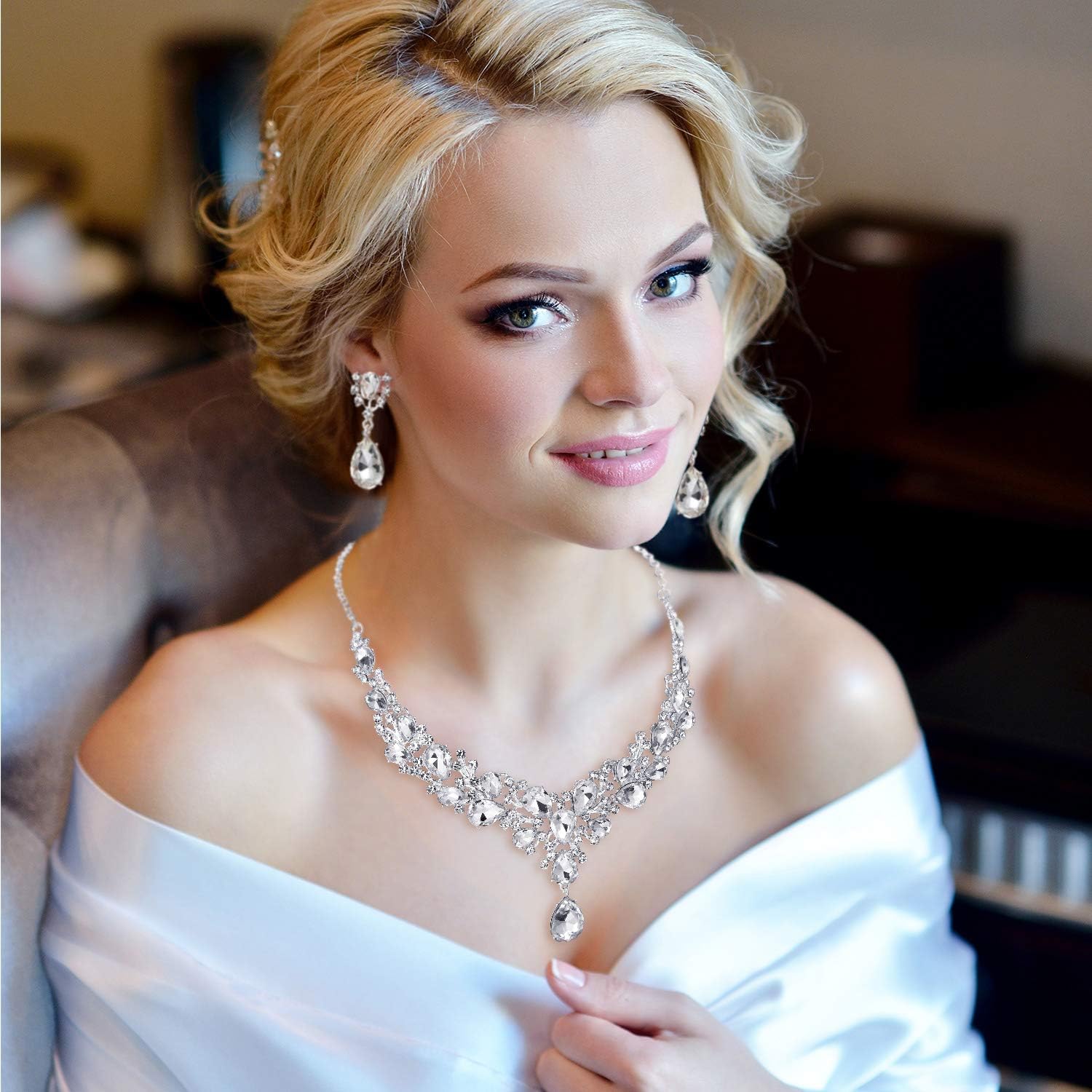 Hicarer Bridal Teardrop Cluster Crystal Jewelry Set for Women Necklace Earrings Wedding