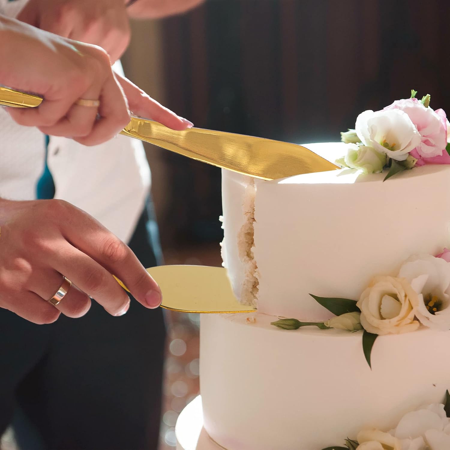 Wedding Cake Knife and Server Set, Mr and Mrs Champagne Flutes With Cake Cutting Set, Glasses for Bride and Groom (Gold)