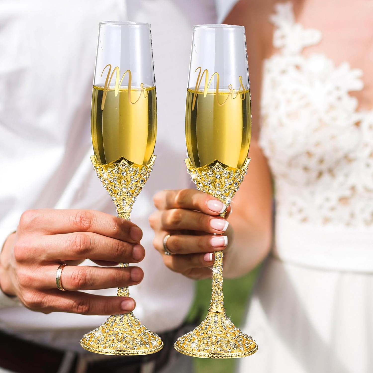 Sratte 4 Pcs Wedding Cake Knife and Champagne Flutes Server Set, Toasting Crystal Rhinestone Champagne Flutes Glasses Cake Knife Pie Server Wedding Gifts for Couple Bride Groom (Gold,Elegant)