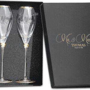 Set of 2 Personalized Wedding Engraved Champagne Flutes- Mr and Mrs Design - For Weddings,Parties and Anniversary