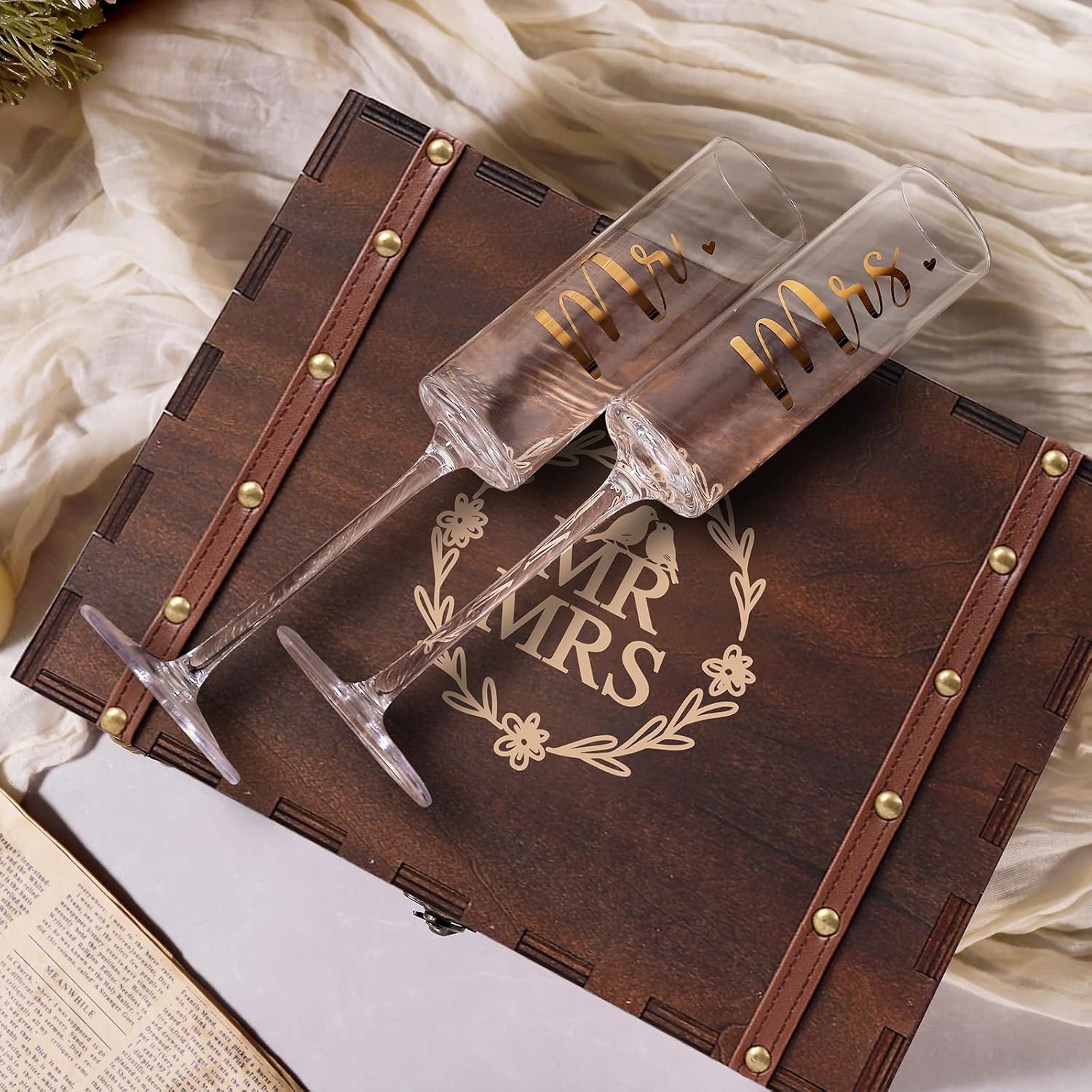 Physkoa Wedding Champagne Flutes-Toasting Mr and Mrs Champagne Glasses with Keepsake Box Bride and Groom Champagne Glasses