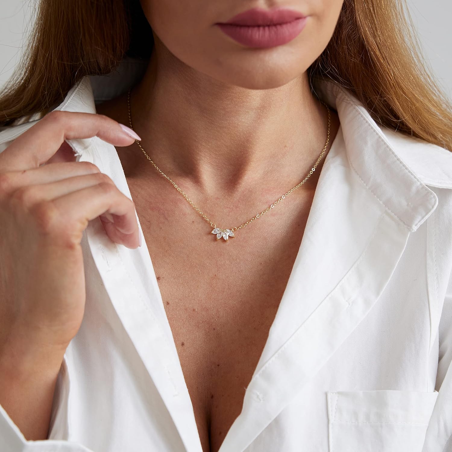LEXODY Diamond Necklaces for Women, Dainty 14k Gold Plated Leaf Pendant Necklace Layered CZ Necklace Simple Choker Necklaces for Women Trendy Jewelry Gifts
