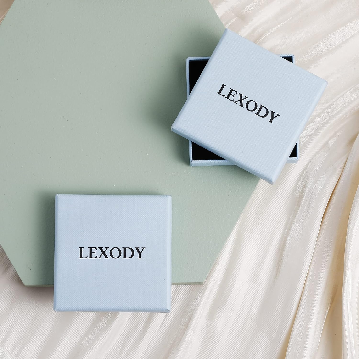 LEXODY Diamond Necklaces for Women, Dainty 14k Gold Plated Leaf Pendant Necklace Layered CZ Necklace Simple Choker Necklaces for Women Trendy Jewelry Gifts