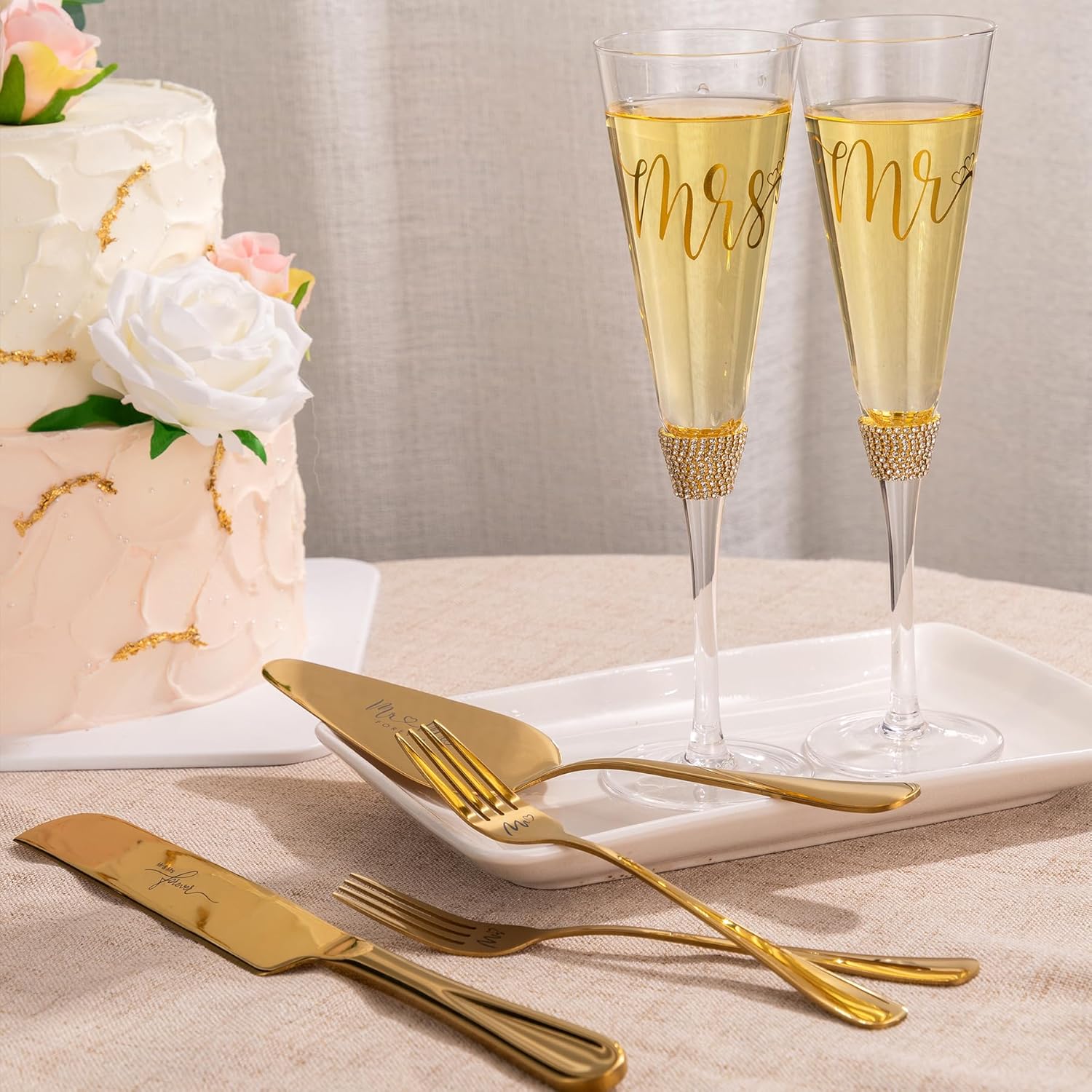 Wedding Cake Knife and Server Set, Bride and Groom Champagne Glasses and Gold Cake Cutting Set for Wedding, Cake Cutter and Champagne Flutes Glass for Mr and Mrs Gifts for Coples (Gold)