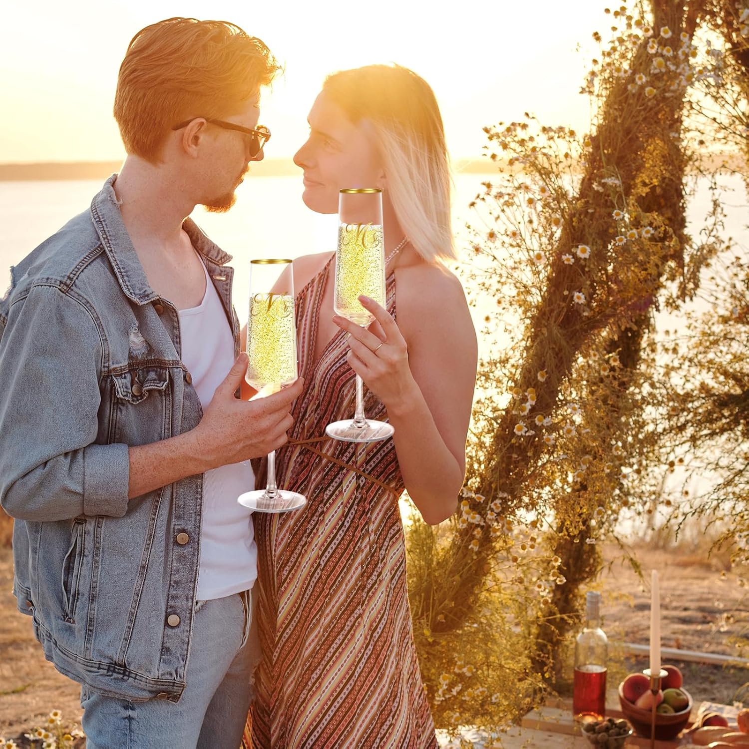 Mr and Mrs Wedding Champagne Flutes with Long Stem,Bride and Groom Toasting Crystal Glass Set, Bridal Shower Gift, Engagement Gifts for Couples, Newlyweds, Anniversary