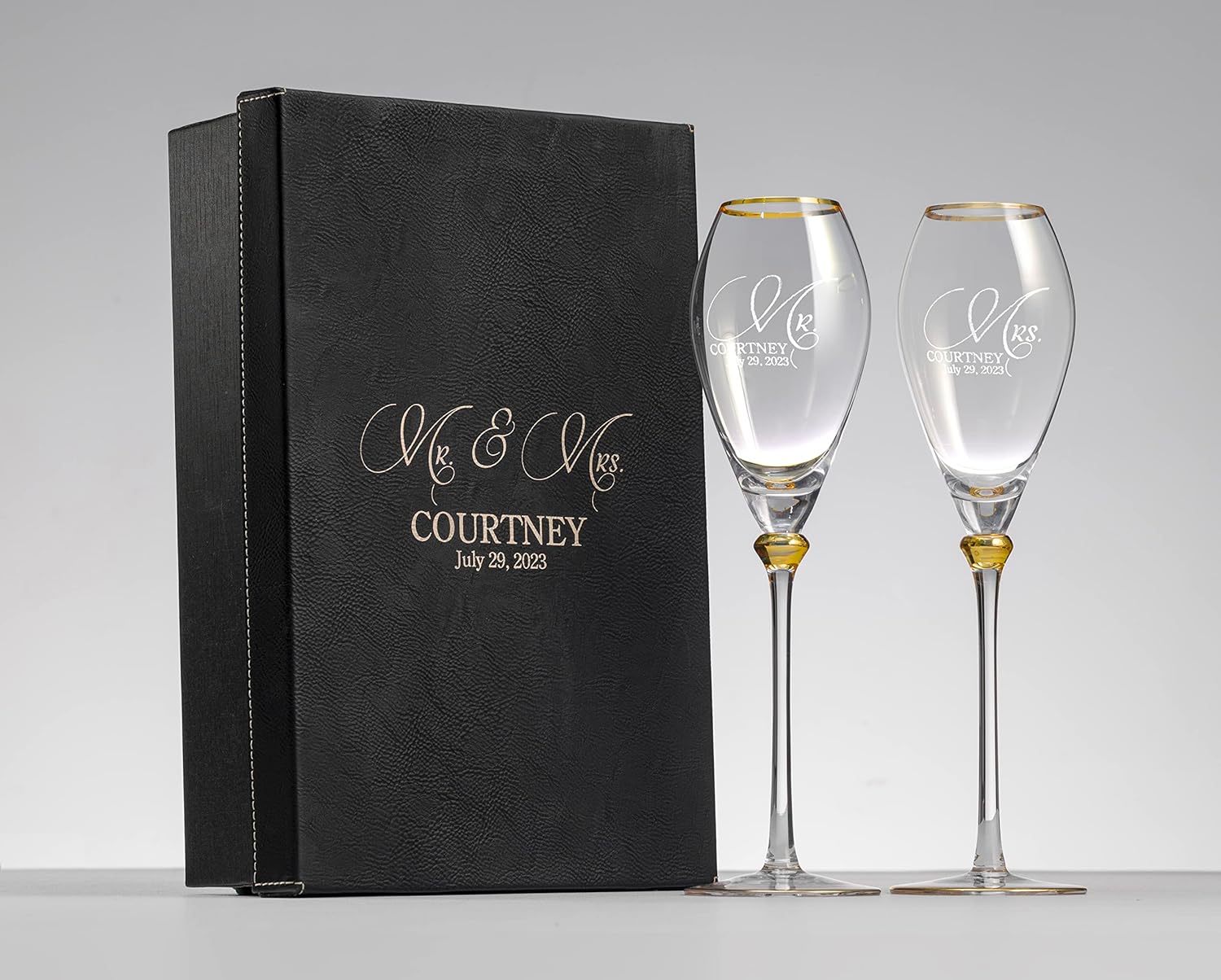 Set of 2 Personalized Wedding Engraved Champagne Flutes- Mr and Mrs Design – For Weddings,Parties and Anniversary
