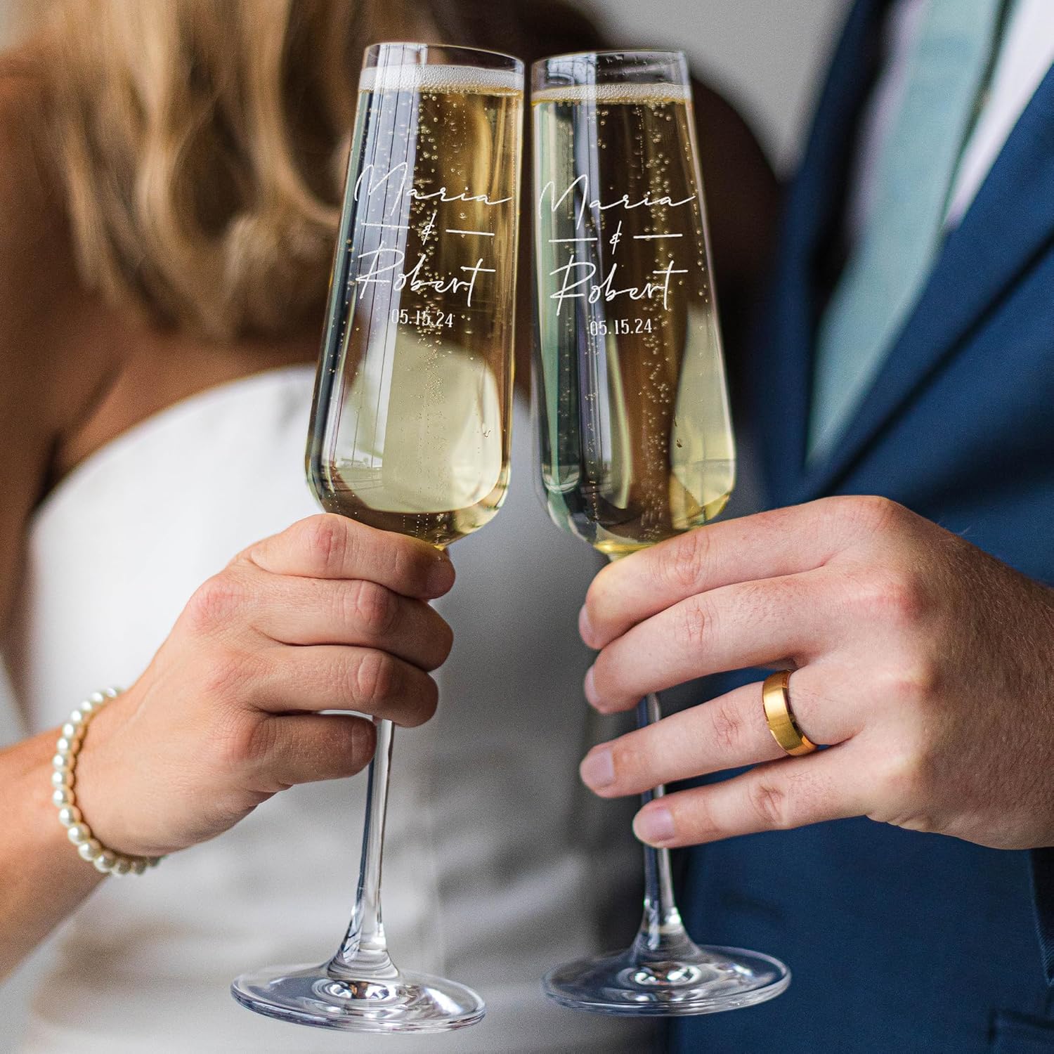 Personalized Wedding Champagne Flutes, Mr and Mrs Toasting Glasses for Bride and Groom, Engraved Name & Date, Customized Gifts for Couples, Husband and Wife, Newlyweds, Engagement, Wedding Favors