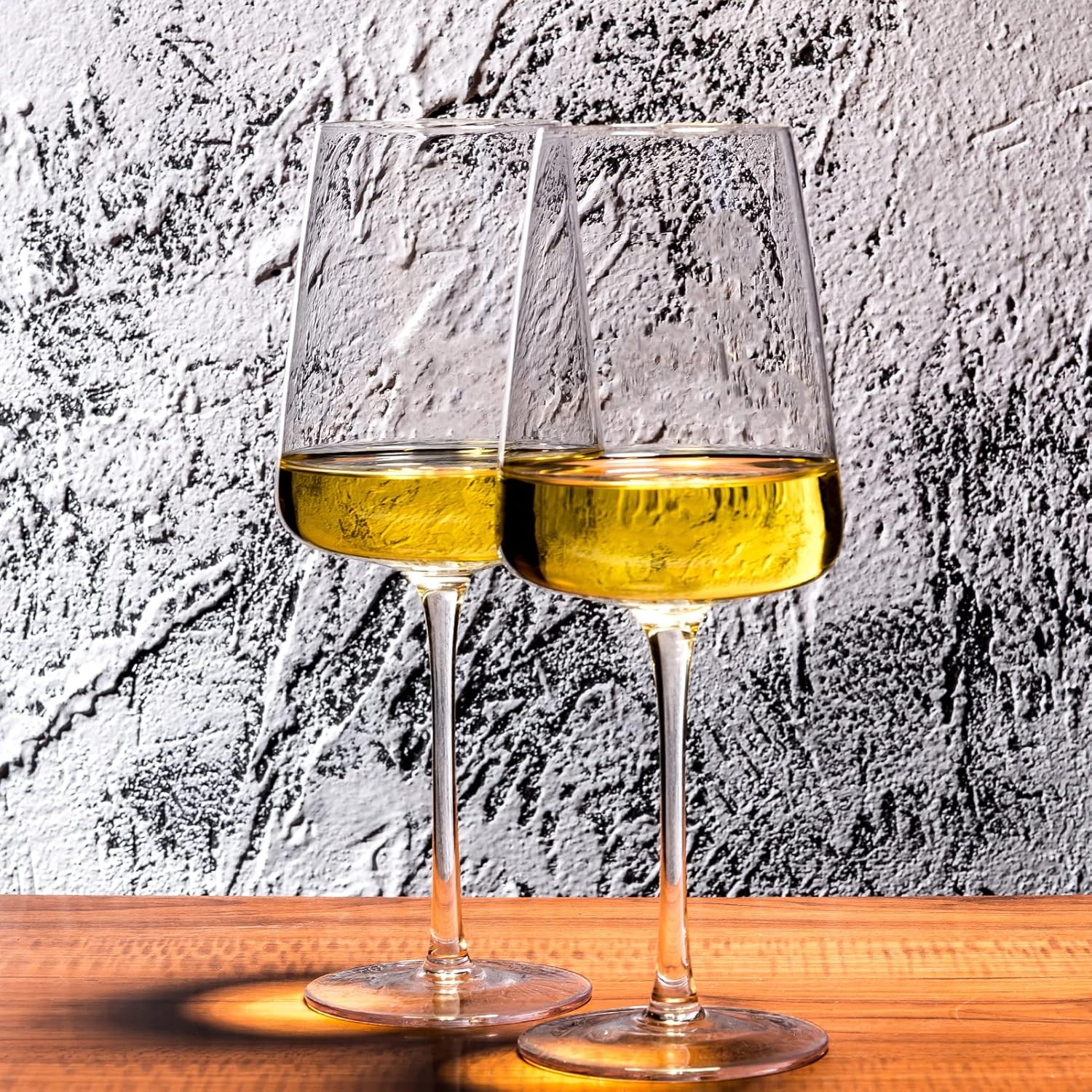 BACLIFE Hand Blown Red Wine Glasses Set of 4 Premium Crystal Wine Glasses With Long Stem,19 oz Unique Gift for Wedding,Birthday,Anniversary Ideal for Restaurants,Home Bar