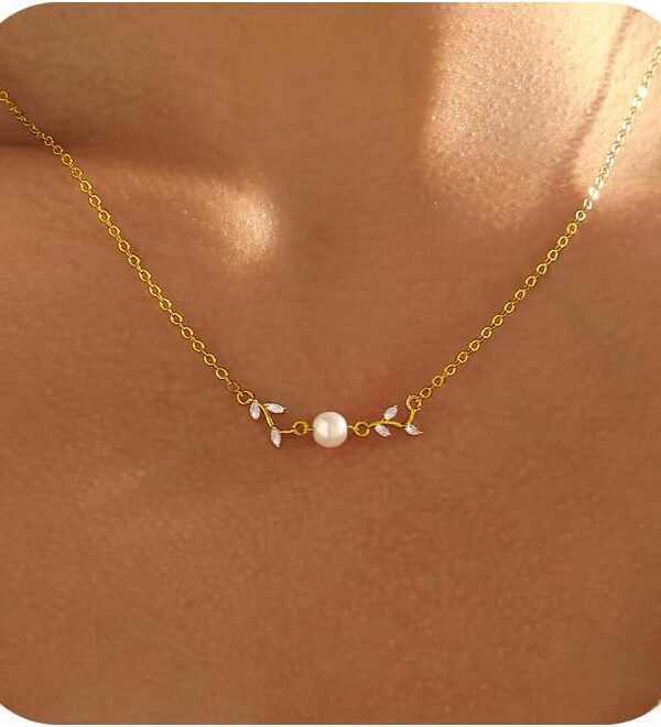 Pearl Necklaces for Women, 14K Gold Plated Charm Necklace Cute Pearl Pendant Necklace Dainty Gold Necklaces for Women Trendy Gold Jewelry