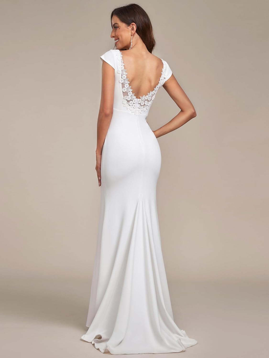 Ever-Pretty Women’s Sleeveless V-Neck Open Back Lace Simple Mermaid Sweep Train Wedding Dress 0171A