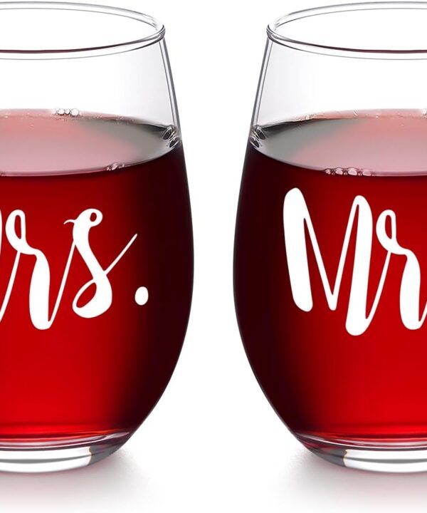 Futtumy 17 Oz Mrs and Mrs Wine Glass Set of 2, Lesbian Gifts, Engagement Gifts for Couples, Gifts for Newly Engaged Couples Her Wife Girlfriend, Lesbian Gifts for Birthday Anniversary Valentine's Day