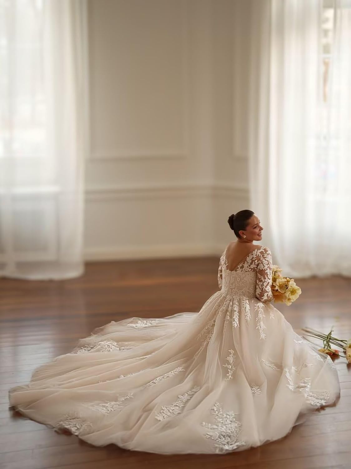 Plus Size Wedding Dresses with Applique V Neck Bridal Gowns for Women Backless Wedding Guest Dresses SA-S01