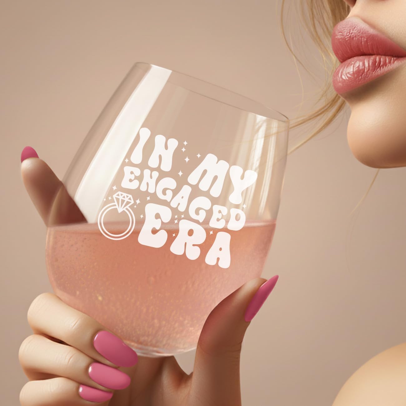 LITTLEBIGGER Engagement Gifts for Couple – Bride Wine Glass Elegant Engagement Gifts for Women, 15 oz Scratch-Resistant Wine Glasses – Future Mrs Keepsake, In My Engaged Era Design (White)