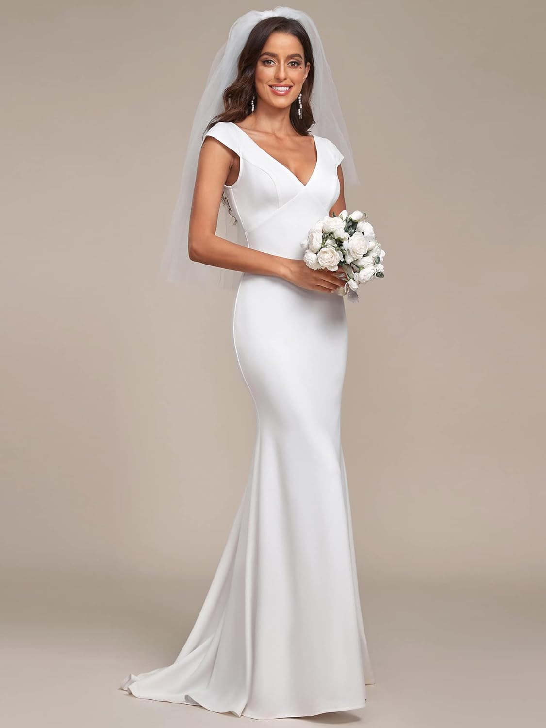 Ever-Pretty Women’s Sleeveless V-Neck Open Back Lace Simple Mermaid Sweep Train Wedding Dress 0171A