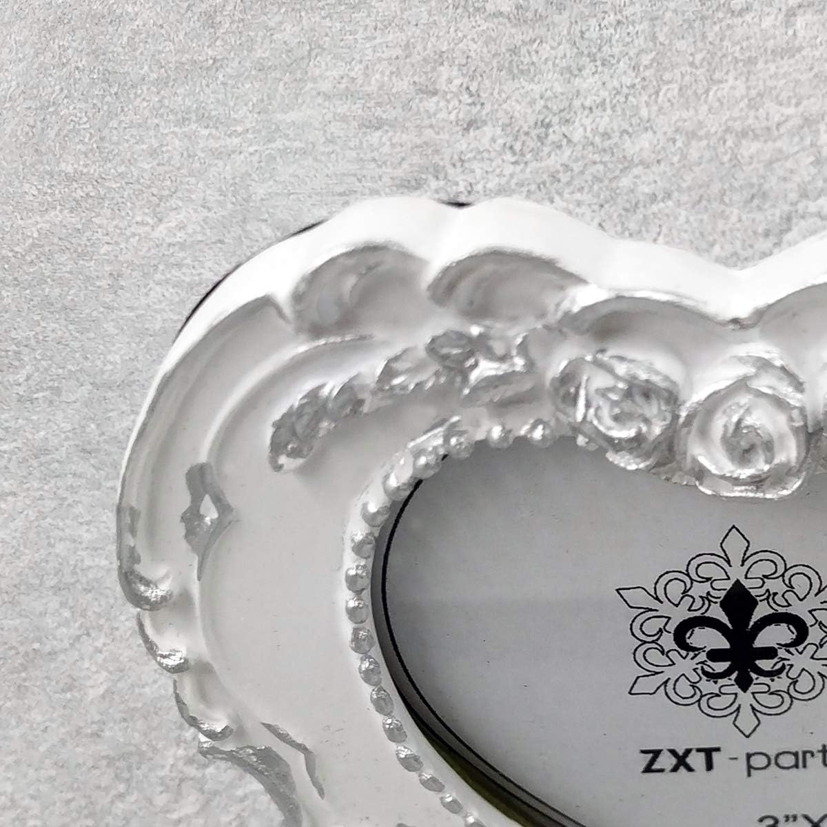 ZXT-parts 3×3 Picture Frame Heart White and Silver Edge Frame. Resin Handmade Photo Frame. Glass Panel. Black Suede Cover.European Style Suitable for Wall or Desktop.