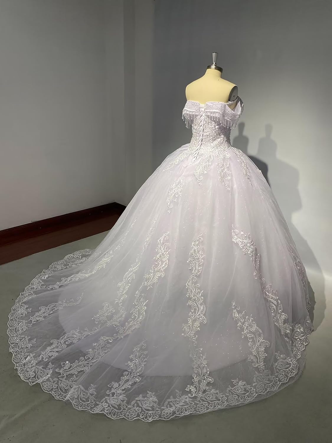 Zhangyo Off Shoulder Wedding Dresses with Train Puffy Lace Appliques Wedding Gown for Bride Princess Tulle Bridal Dress