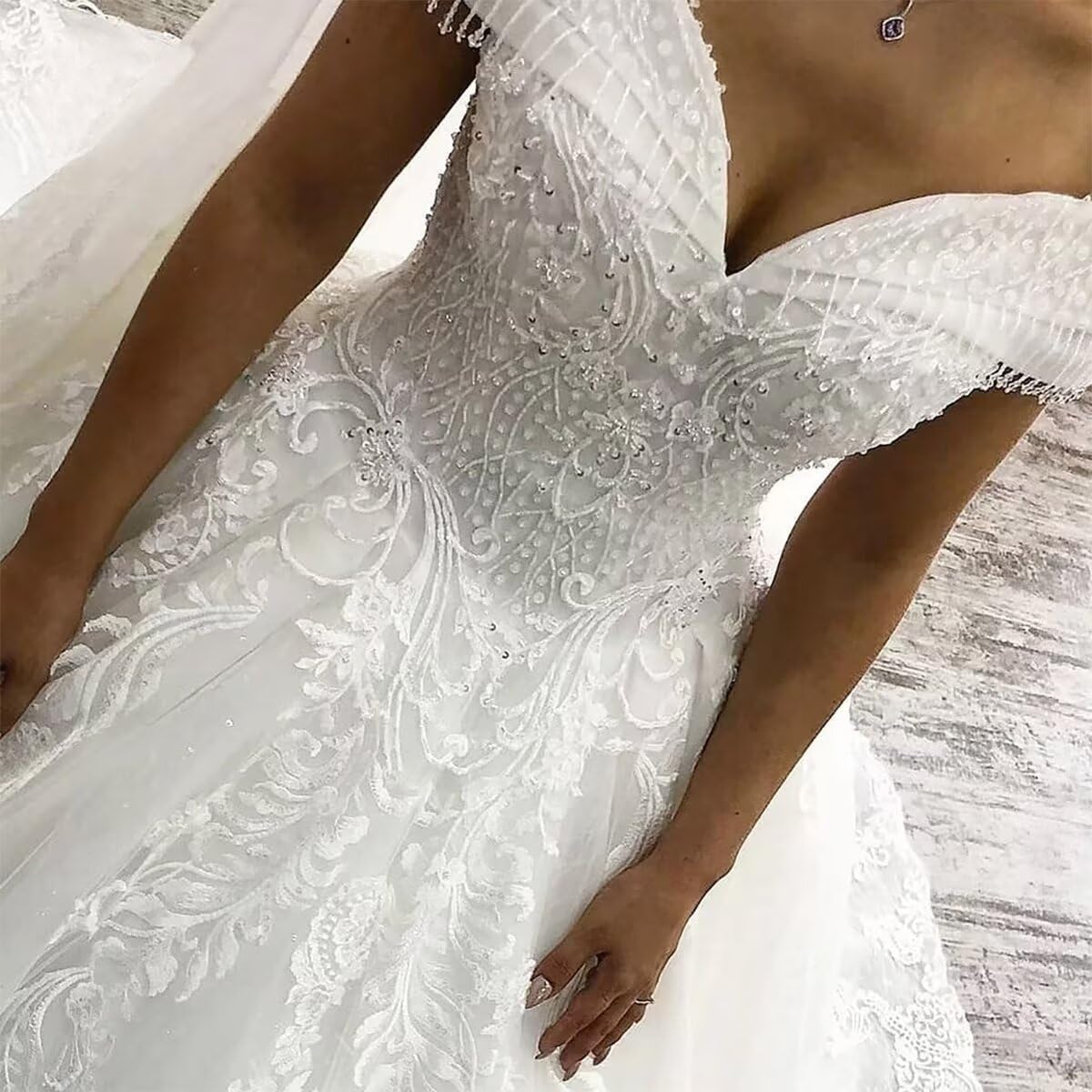 Zhangyo Off Shoulder Wedding Dresses with Train Puffy Lace Appliques Wedding Gown for Bride Princess Tulle Bridal Dress