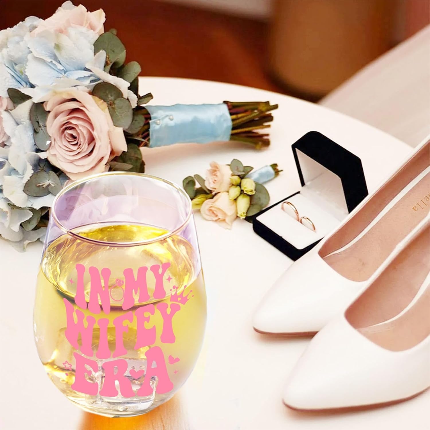 Bride To Be Engagement Gifts for Her Cool Bridal Shower Wedding Gifts Wine Glass Classy Bachelorette Party Gift for Best Friend Sister Colleagues Wifey Cup Christmas Valentines Mothers Day Gift