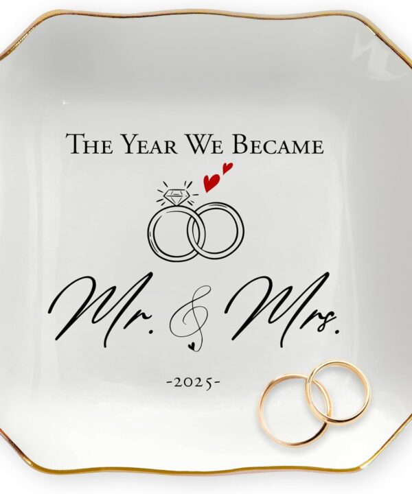 OASSIE Christmas Wedding Gifts for Couples 2025 - Mr and Mrs Gifts 4"x4" Ceramic Jewelry Dish Tray - Bridal Shower Engagement Gifts for Bride Women Newlyweds Marriage Just Married