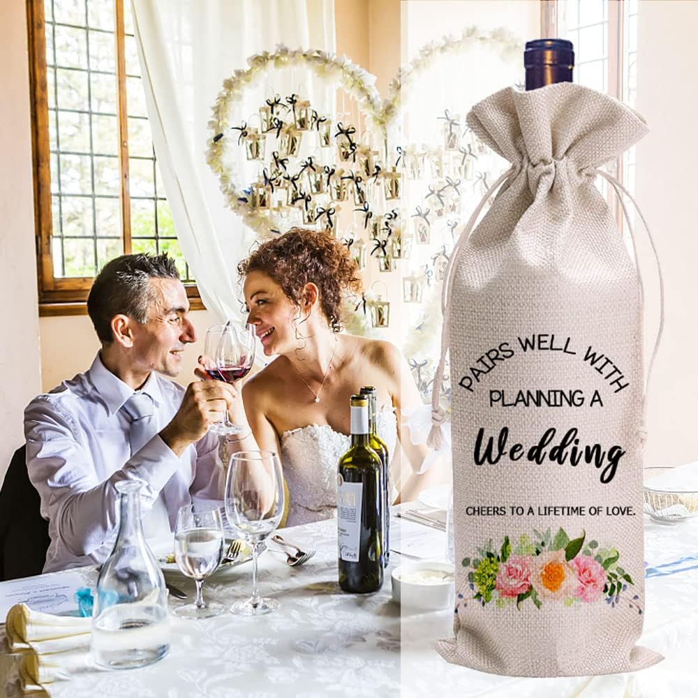 Wedding Wine Bag, Gift for Wedding Planning, Wedding Officiant, Wedding Host, Bride and Groom Wine Gift, Linen Wine Gift Bag