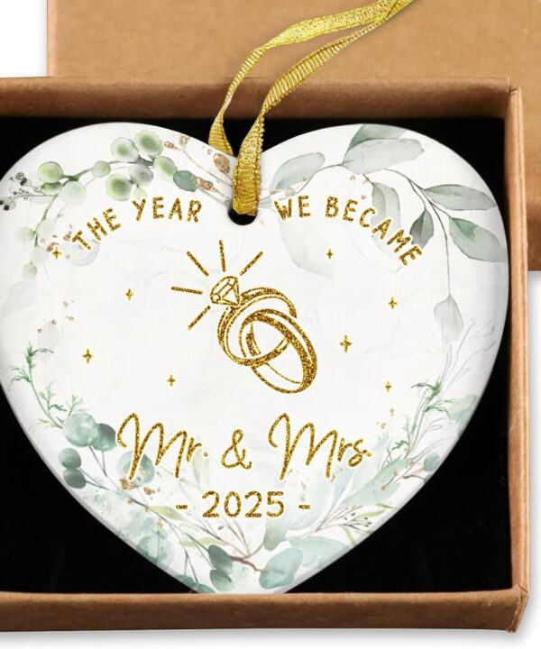 GOSSBY Wedding Ornament 2025 - The Year WE Became MR MRS - 2025 Wedding Gift for Couple - Bridal Shower, Newlywed, Just Married, Mr Mrs Gift for Bride Groom - 1st Married Couple Christmas Decor
