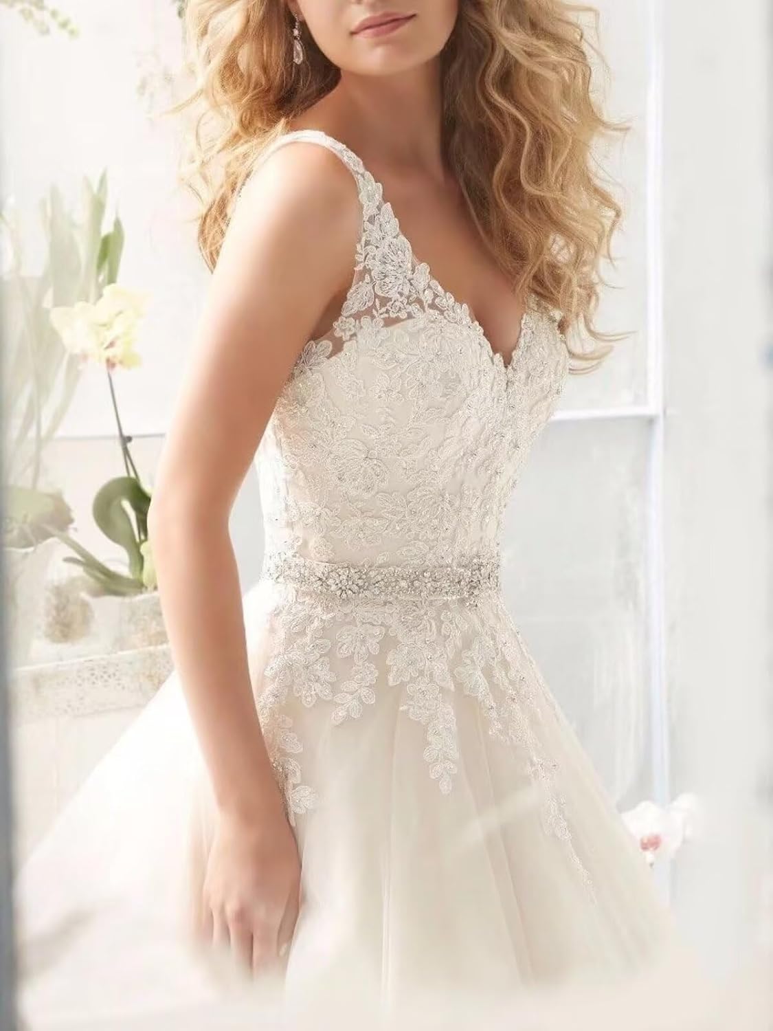 A Line Tulle Wedding Dresses for Women V Neck Sleeveless Bridal Gowns Lace Appliques Boho Wedding Gowns for Bride