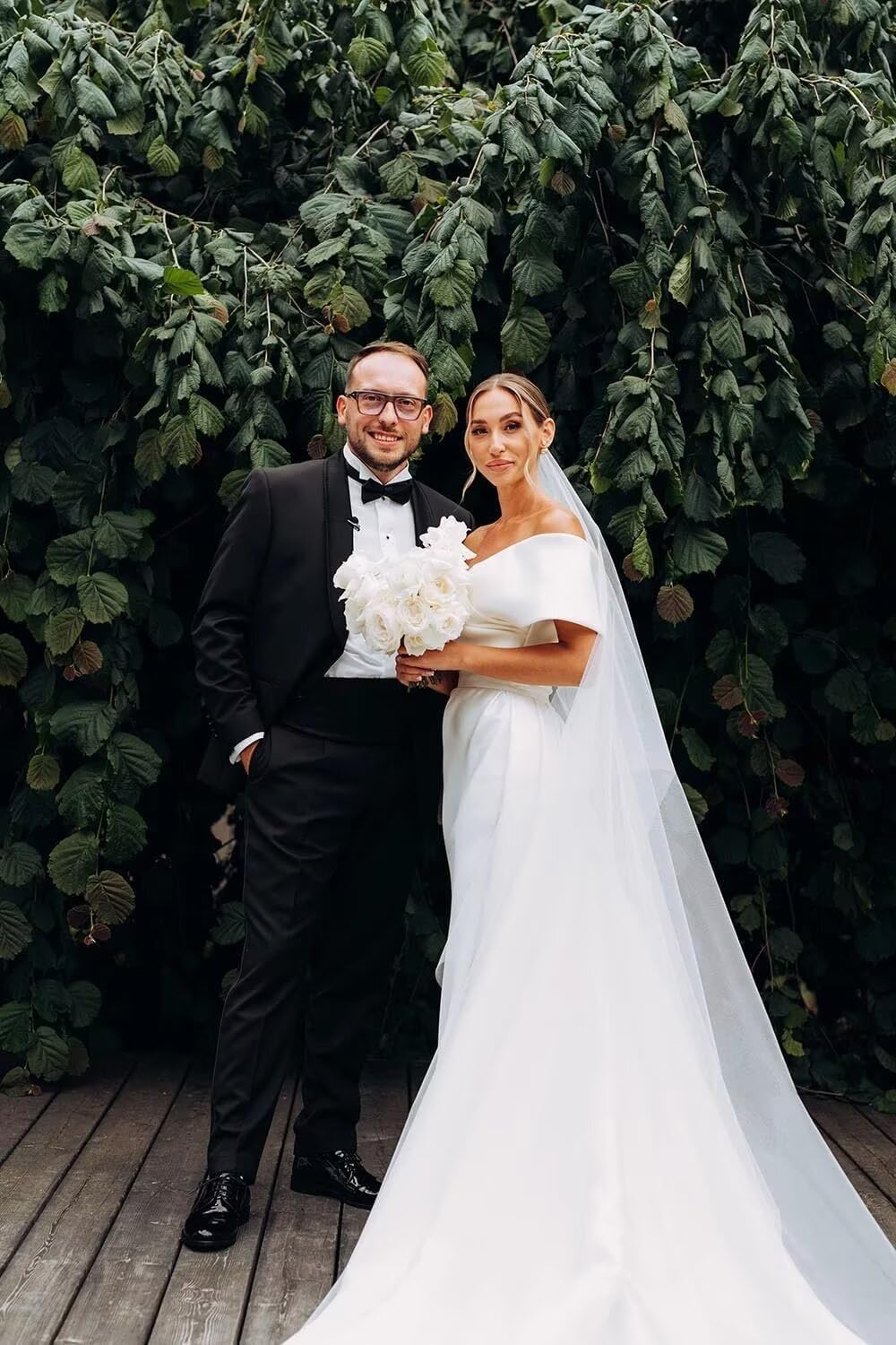 Lace Mermaid Wedding Dresses for Bride 2025 with Train Long Sleeve Tulle Bridal Gown for Women