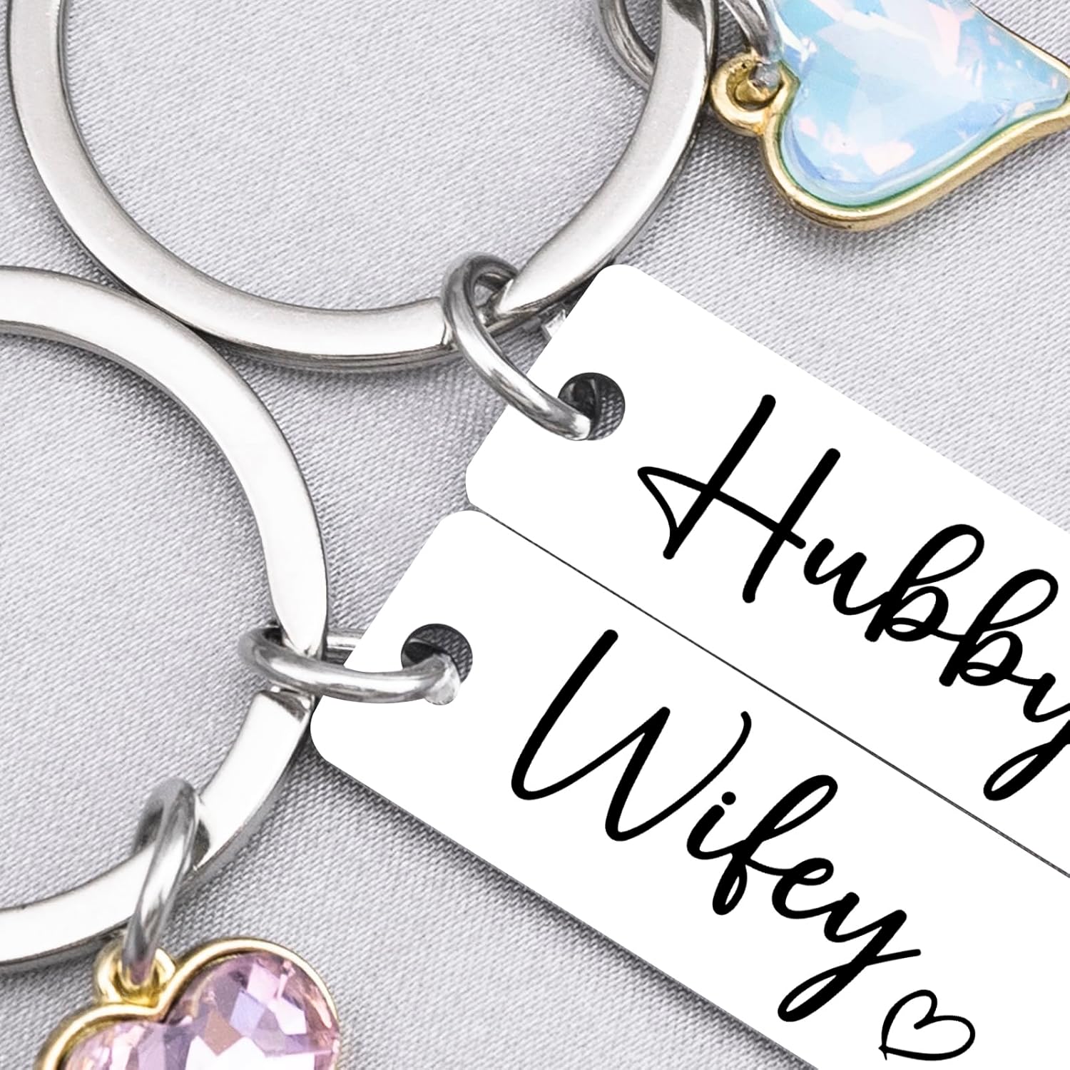 Mr and Mrs Gifts Engagement Gifts for Women Wedding Gift for Newlyweds Hubby and Wifey Keychain for Bride Groom Bridal Shower Gift for Bride Newly Couple Anniversary Wedding Shower Keyring