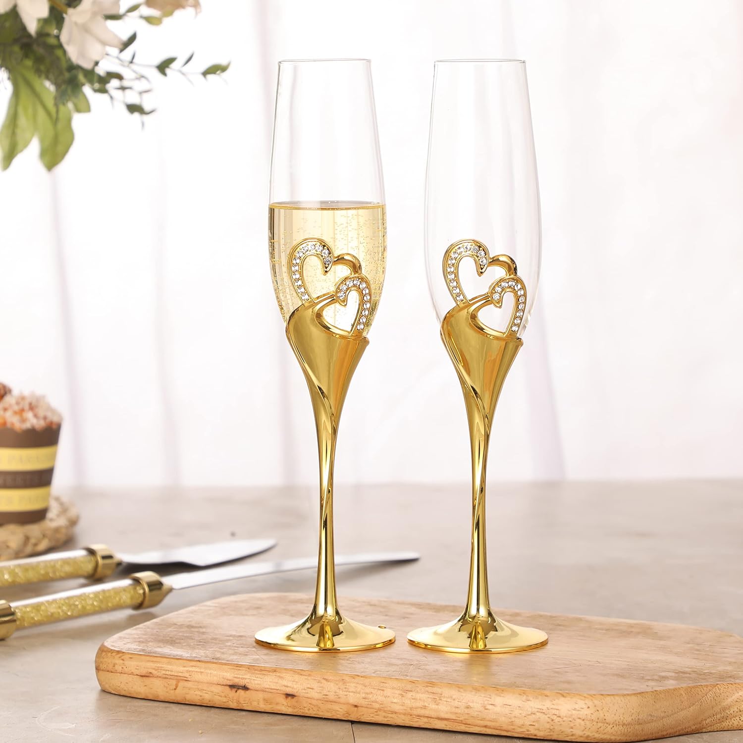 4 Piece Champagne Flutes and Cake Knife Server Set, Bride & Groom Toasting Flutes with Cake Cutting Set, Diamond Champagne Glasses Set for Wedding Reception or Anniversary Party, House Warming, Gold