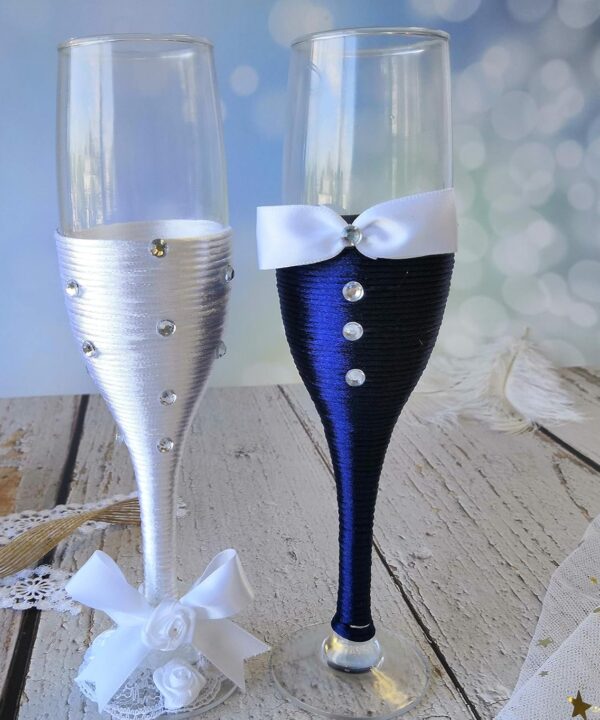 Abbie Home Bride and Groom Wedding Champagne Flute Set with Silk Bow Tie and Rhinestone Décor, Wedding Day Décor Mr Mrs Wine Glasses Wedding Gift Toasting Glasses Set for Couples (Navy Glass Set)