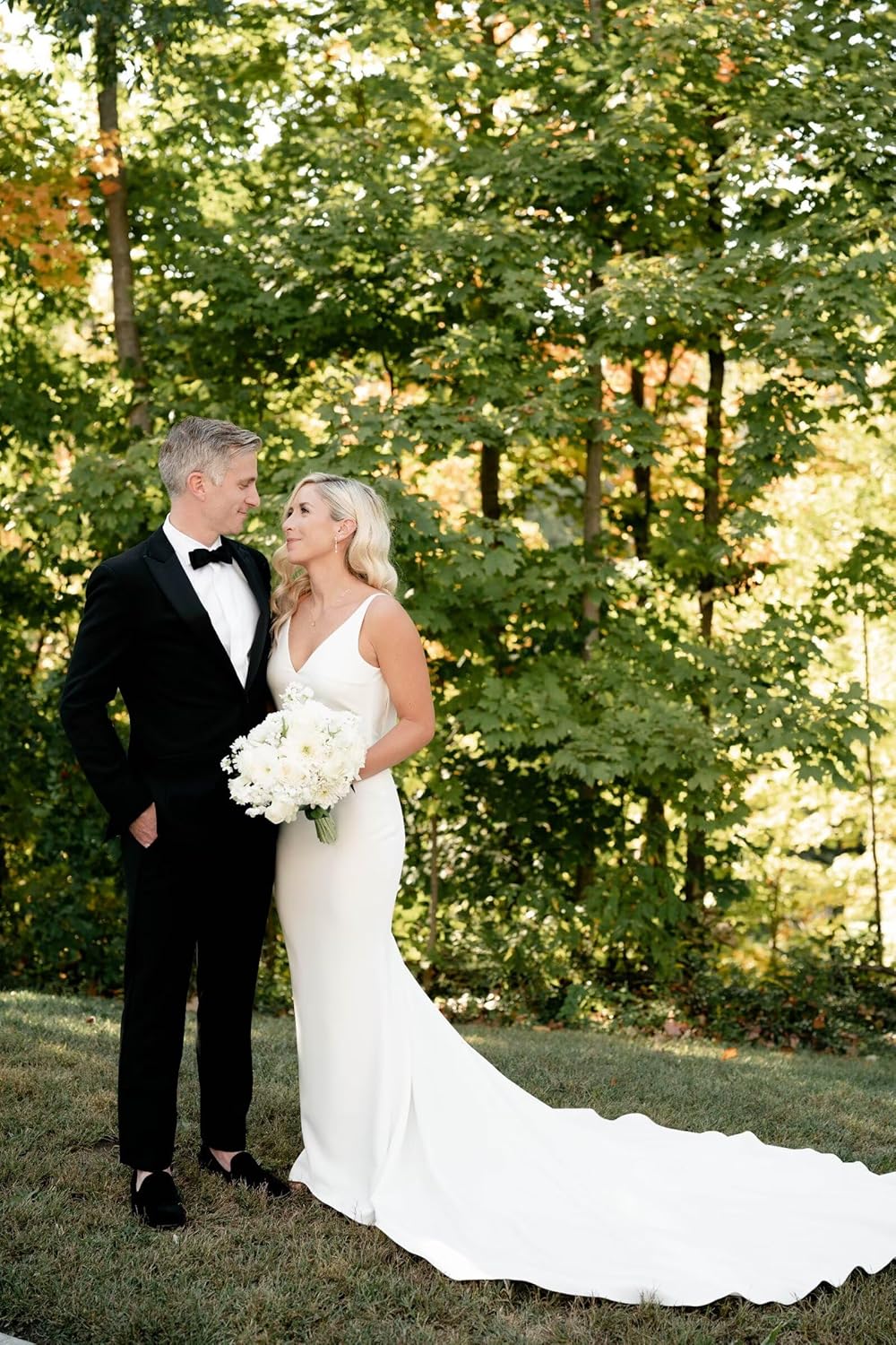 Satin Mermaid Wedding Dresses for Bride 2025 Beach Simple Blackless Bridal Gown with Train HS002