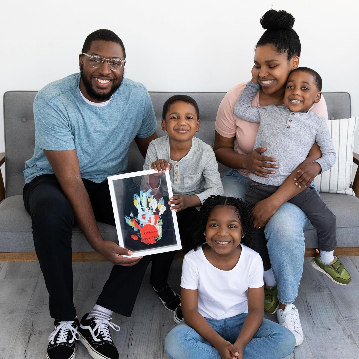 Pearhead Clear Family Handprint Frame, DIY Art Print Keepsake, Home Decor, Gift for New and Expecting Parents, 4 Paint Colors Included