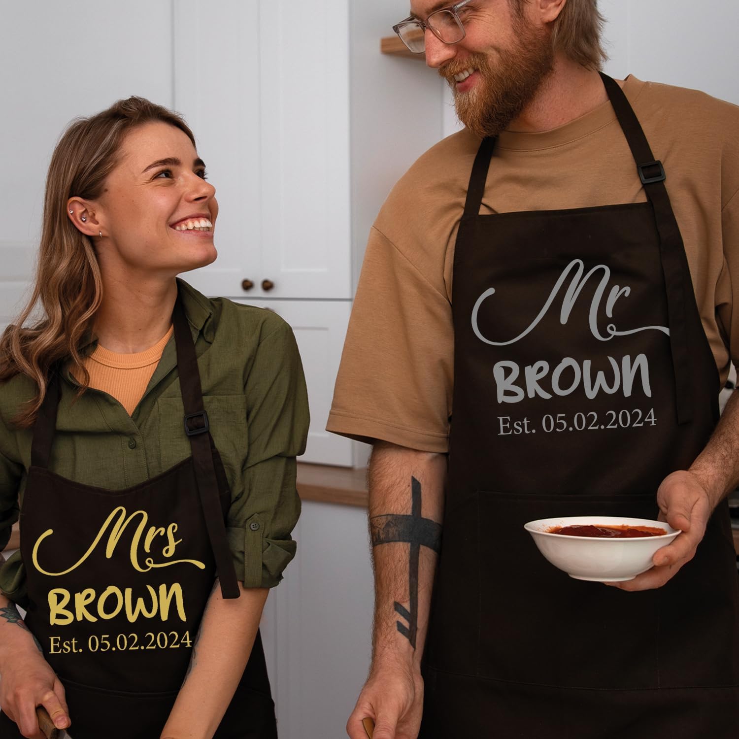 Newlywed Aprons for Couples, Personalized Mr and Mrs Gifts, Custom Apron Set for Couple, Anniversary, Christmas, Bridal Shower Gifts For Bride