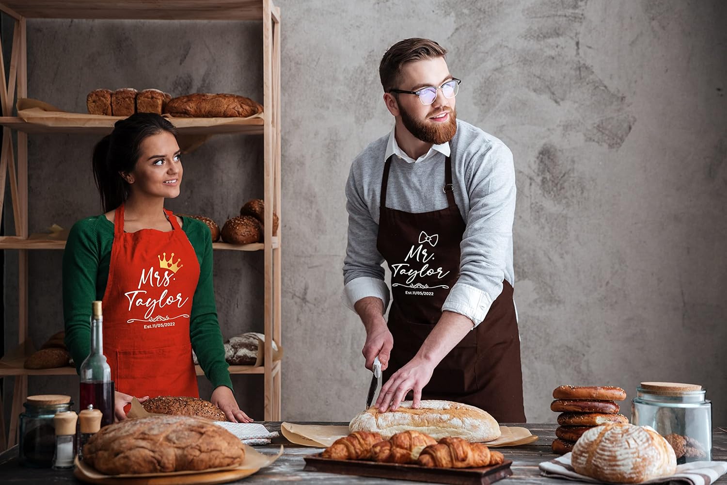 Mr. & Mrs. Custom Name Aprons – Personalized Couples Aprons with Date, Matching Cooking Aprons for Wedding, Engagement, Anniversary, Bridal Shower Gifts, Valentines Day Kitchen Gift for Him and Her