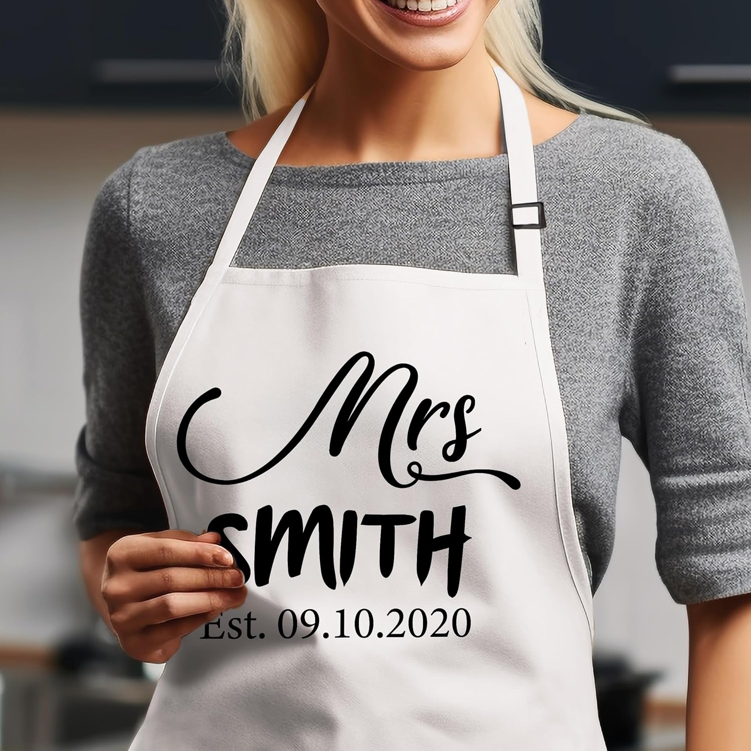 Mr & Mrs Personalized Apron Gift Set for Couples, Personalized Kitchen Set for Wedding, Anniversary, Engagement, Custom Couples Engagement Gifts, Housewarming Gifts for New Home, 2 Aprons