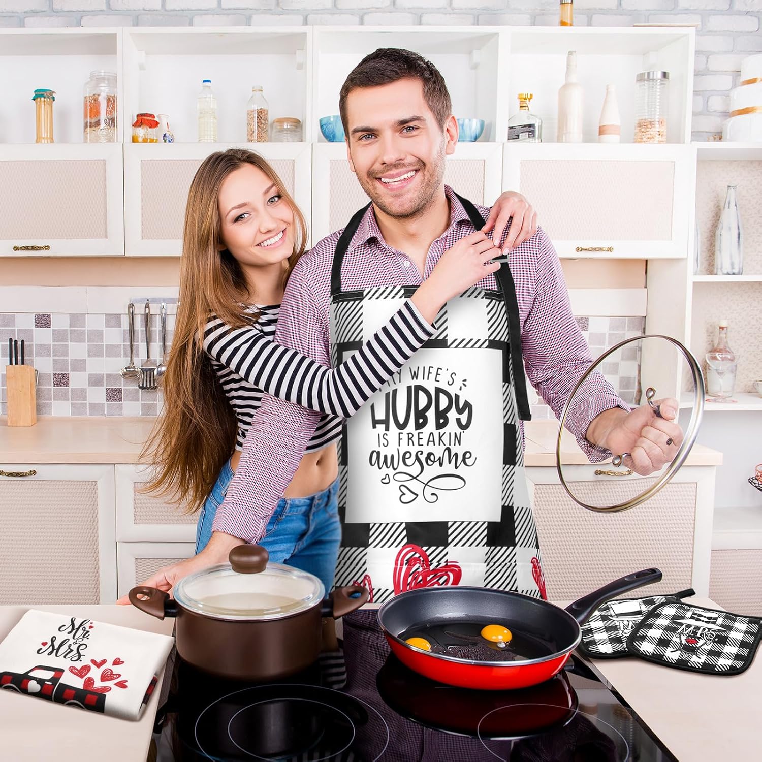 Xtinmee Christmas Mr and Mrs Aprons for Couples Bridal Shower Gifts Towel Oven Mitt Pot Holder Wedding Kitchen