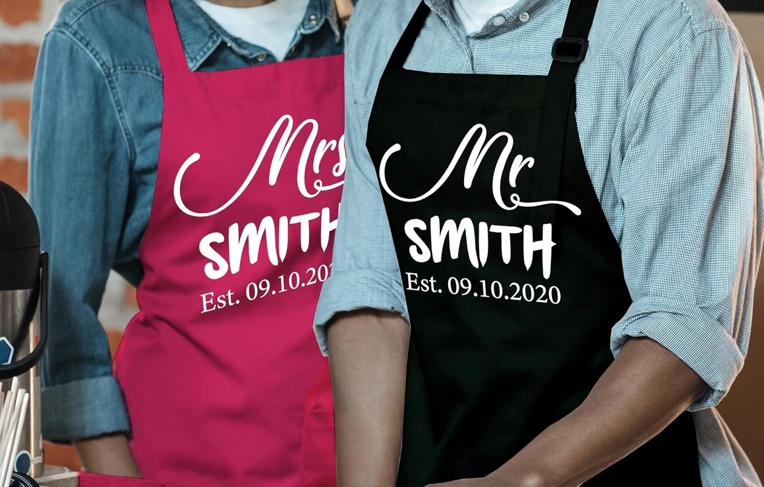 Mr & Mrs Personalized Apron Gift Set for Couples, Personalized Kitchen Set for Wedding, Anniversary, Engagement, Custom Couples Engagement Gifts, Housewarming Gifts for New Home, 2 Aprons