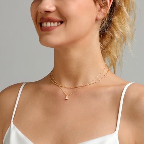 Zeffy Diamond Necklaces for Women, Dainty Gold Necklace 18k Gold Plated Layered Necklaces Simple Gold CZ Diamond Pendant Necklaces for Women Trendy Jewelry Gifts for Girls