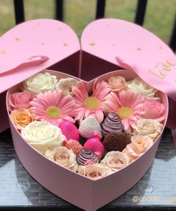 UNIKPACKAGING Premium Quality European Style Heart Shape Flower Box, Floral Gift Box, for Luxury Style Flower Arrangements (Pink)