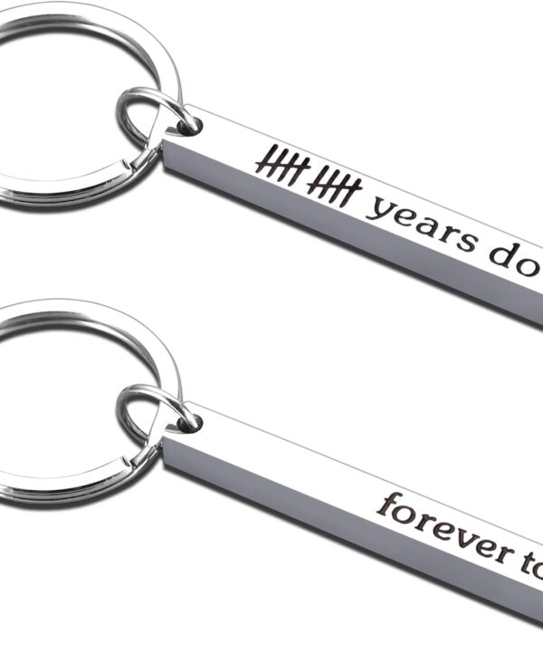 10 Years Anniversary Tin Gifts for Him Her - 1PC 10th Anniversary Keychain Gifts for Husband Wife Couple, Ten Wedding Anniversary Present for Men Women